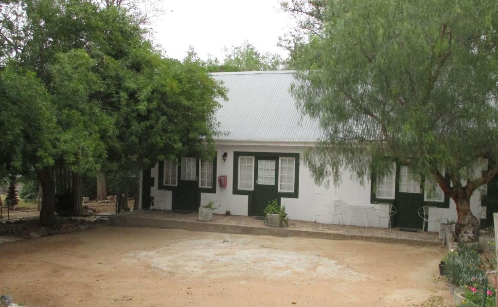 Van Rhyn Guest House Vanrhynsdorp Exterior foto